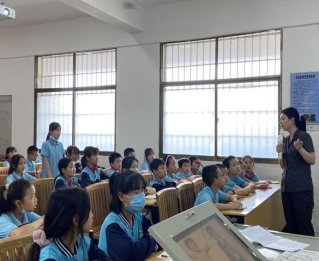 法制進校園，安全駐童心----塘渡口鎮(zhèn)第二完小開展法制進校園運動