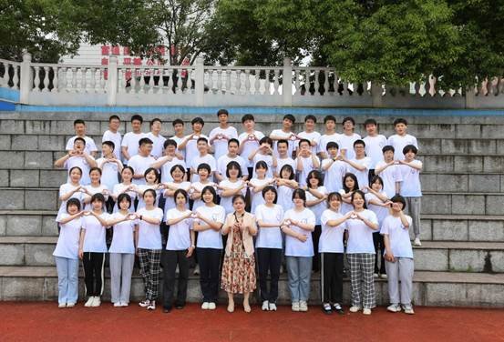 逐夢(mèng)青春，揚(yáng)帆遠(yuǎn)航－－邵陽市第十中學(xué)