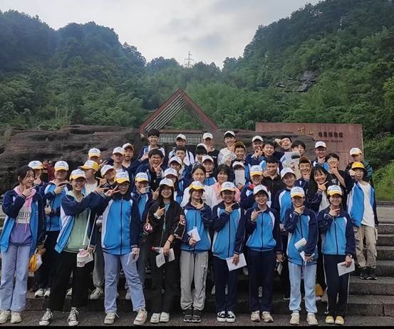 逐夢(mèng)青春，揚(yáng)帆遠(yuǎn)航－－邵陽市第十中學(xué)