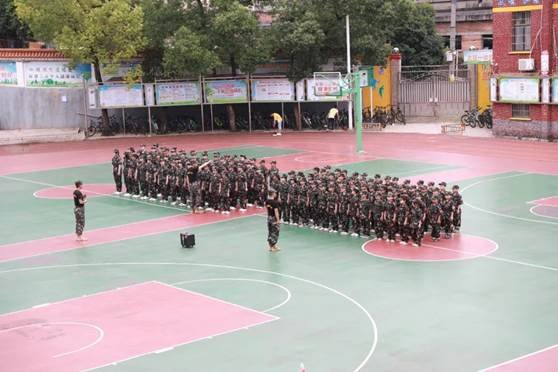 “同心共筑強國夢——國防教育進校園”運動走進大祥一中