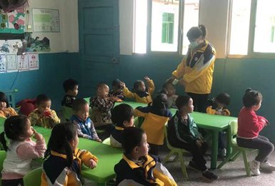 黨建引領(lǐng)筑安全——楊田蘋果幼兒園開展安全應(yīng)急演練