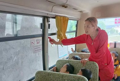 黨建引領(lǐng)筑安全——楊田蘋果幼兒園開展安全應(yīng)急演練