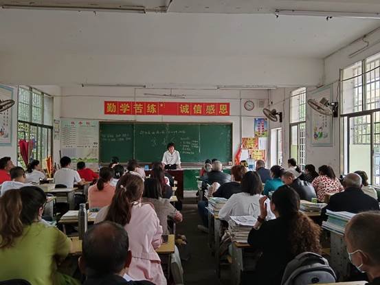 家校共建，攜手共育塘渡口鎮(zhèn)玉田初級(jí)中學(xué)開(kāi)展家長(zhǎng)開(kāi)放日運(yùn)動(dòng)