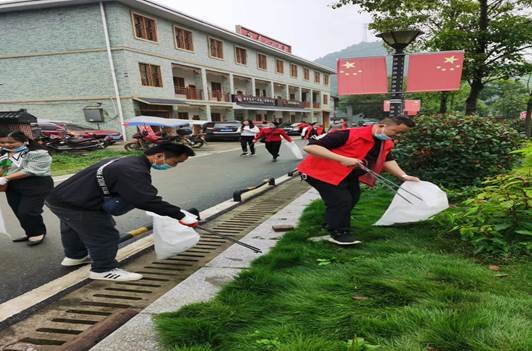 發(fā)揚艱苦奮斗  繼續(xù)紅色基因    ——白倉鎮(zhèn)中間黌舍黨總支黨建引領“三創(chuàng)”舉措