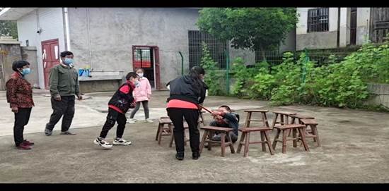 新寧縣高橋鎮(zhèn)司機小學(xué)召開防溺水家長會