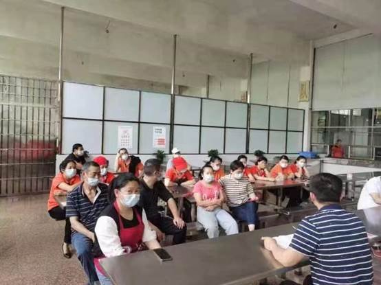 邵陽縣市場監(jiān)督管理局來塘渡口中學(xué)檢查工作