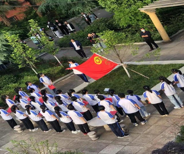 青春如火 強(qiáng)國有我——記邵陽縣第七高級中學(xué)2022五四校園快閃