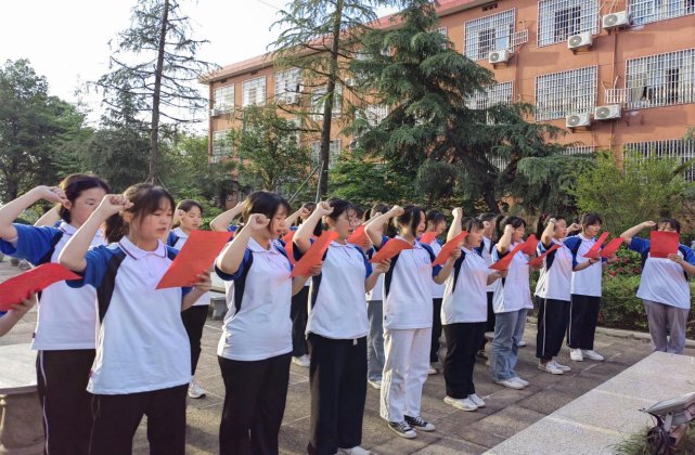 青春如火 強(qiáng)國有我——記邵陽縣第七高級中學(xué)2022五四校園快閃