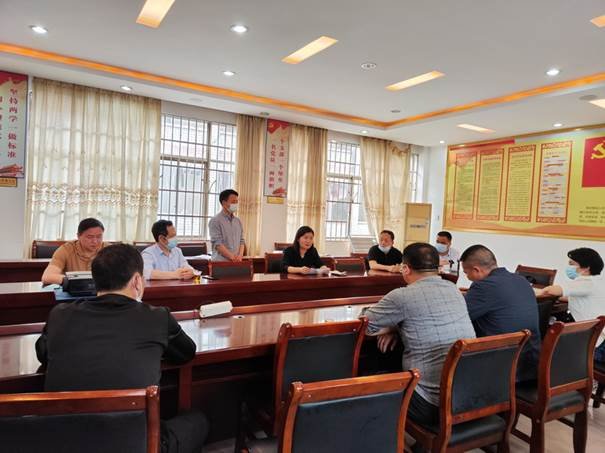 縣委副書記郭向榮深入洞口四中檢查引導(dǎo)安全工作