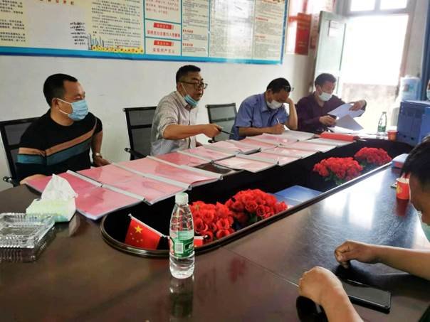 山門鎮(zhèn)黨委副書記一行深入橫溪中學(xué)督查校園安全建設(shè)工作