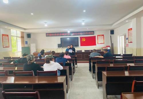 新邵縣嚴(yán)塘鎮(zhèn)中學(xué)筑牢校園食品安全防線