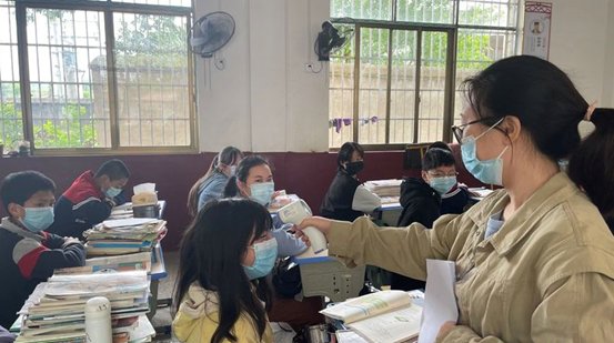 洞口縣茶場(chǎng)黌舍疫情防控演練提拔師生應(yīng)急處置能力