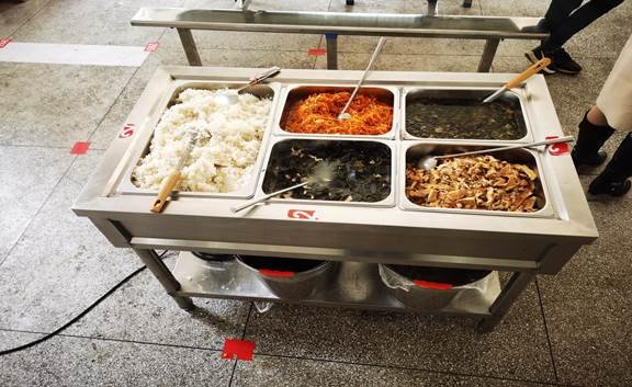 邵陽縣下花橋鎮(zhèn)中間完全小學召開膳食委員家長會