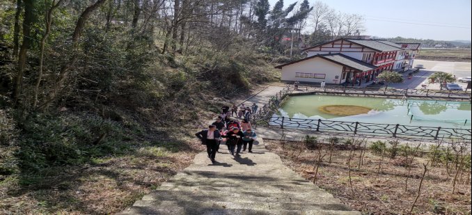 春暉拾趣   凝心聚力—新寧縣清江橋鄉(xiāng)水口小學(xué)開展“三八”婦女節(jié)春游運動