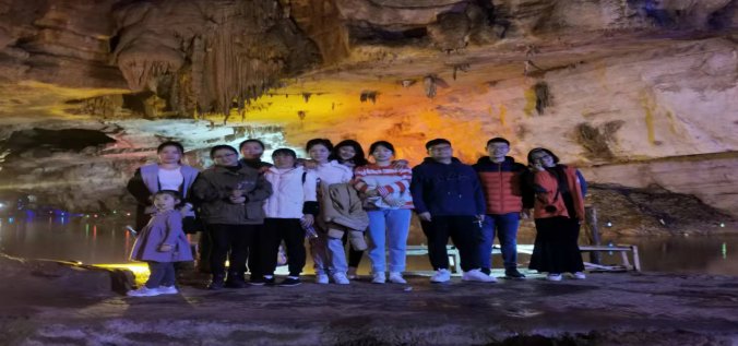 春暉拾趣   凝心聚力—新寧縣清江橋鄉(xiāng)水口小學(xué)開展“三八”婦女節(jié)春游運動