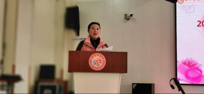 凝心聚力，快樂偕行--新寧縣幼兒園舉行“三八”婦女節(jié)趣味運動