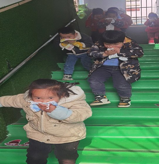 新寧縣白沙中間幼兒園開展消防安全演練運(yùn)動(dòng)