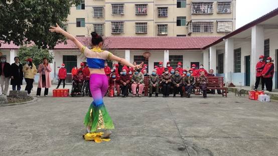 山門鎮(zhèn)中學組織學雷鋒運動把溫暖送到老人心中