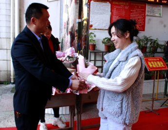 追夢(mèng)紅星人，巾幗綻芳華——武岡市紅星小學(xué)慶“三八”婦女節(jié)運(yùn)動(dòng)