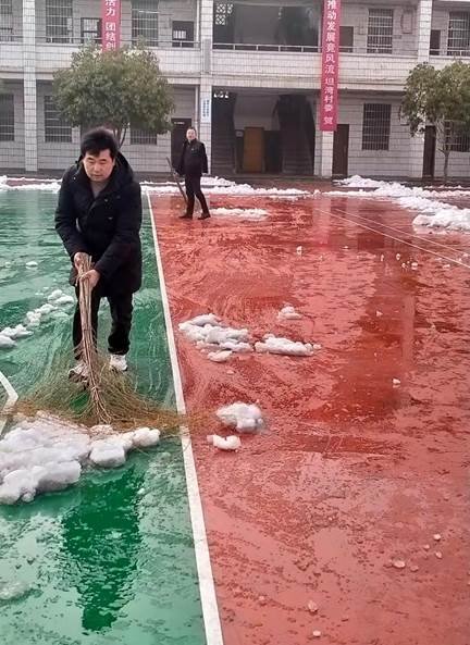 與平安牽手，共建文明校園——