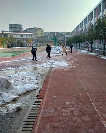 與平安牽手，共建文明校園——