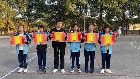 洞口縣管竹中學拔河比賽圓滿結束