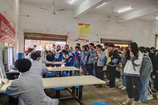 關(guān)注門生視力 呵護(hù)美好將來(lái)