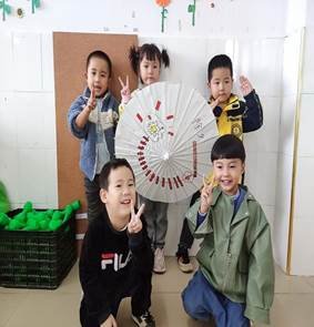 新寧縣清江橋鄉(xiāng)中間幼兒園開展傘動(dòng)時(shí)光