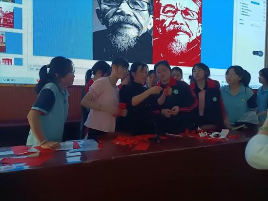 非遺進(jìn)校園   剪紙傳技藝