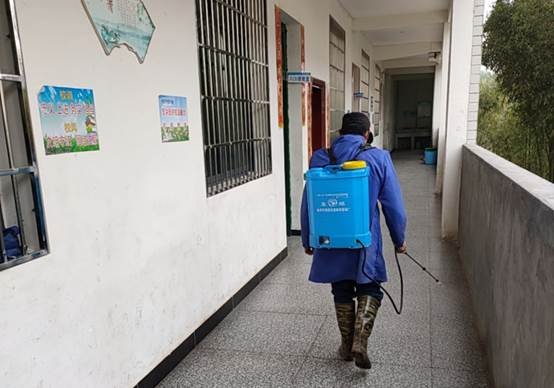 沐日值班防疫、校園周全消殺