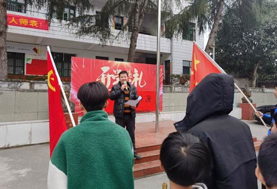 三月春風(fēng)起，“雷鋒”永相傳——洞口縣管竹中學(xué)開展學(xué)雷鋒自愿服務(wù)運動