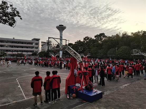 洞口四中舉行2021年高二須眉籃球聯(lián)賽