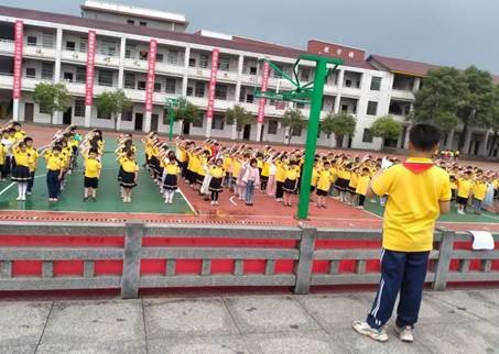 喜迎二十大 爭做好隊(duì)員——2022年上學(xué)期白倉鎮(zhèn)中間完小少先隊(duì)入隊(duì)儀式