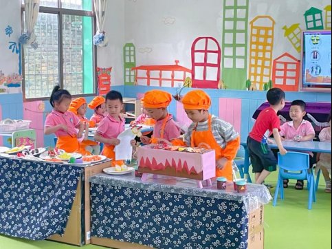 根深方能葉茂 學(xué)前之樹常青 ——金稱市鎮(zhèn)中間幼兒園“市級示范園”揭牌儀式暨校際互促運動