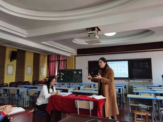 邵東一完小教師劉婭榮獲邵陽市小學數(shù)學課堂教學優(yōu)質課特等獎