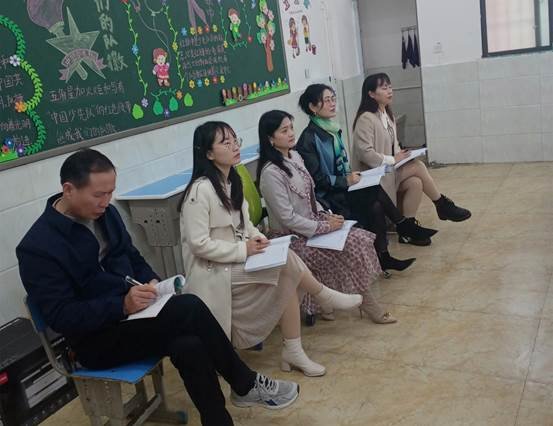 “雙減”工作出實(shí)招  高效課堂提質(zhì)量