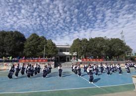 彰顯青春風(fēng)采，爭做陽光少年