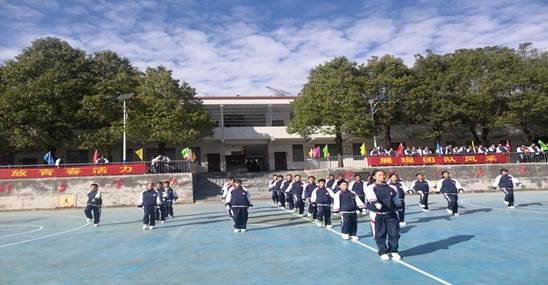 彰顯青春風(fēng)采，爭做陽光少年