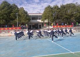 彰顯青春風(fēng)采，爭做陽光少年