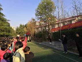 塘渡口鎮(zhèn)二完小開展“全國交通安全日”教育運(yùn)動(dòng)