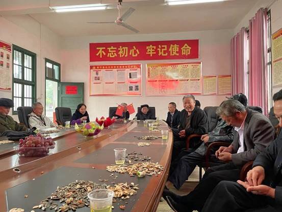 新寧縣白沙中學舉辦重陽節(jié)退休教師座談會