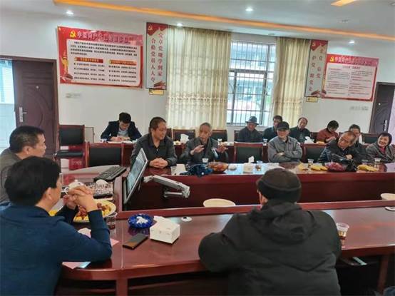 洞口四中召開2021年重陽節(jié)退休教工座談會