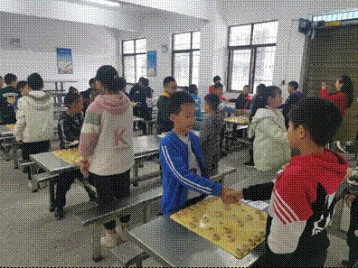 高沙鎮(zhèn)中間小學舉行第一屆象棋比賽