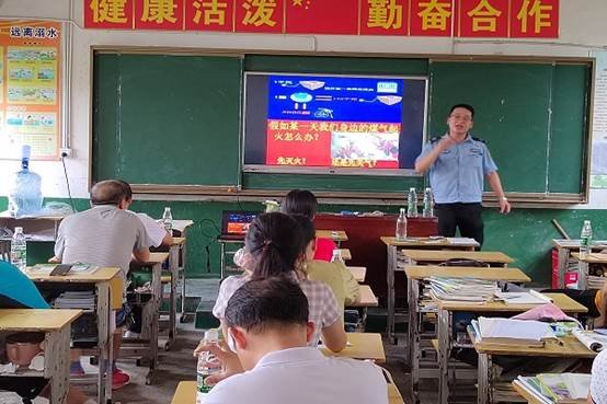 創(chuàng)建美好校園，細致消防安全