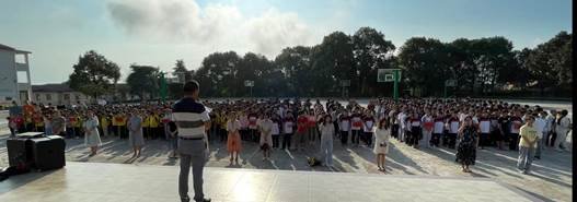 橫溪中學(xué)--國旗下的講話我和我的祖國