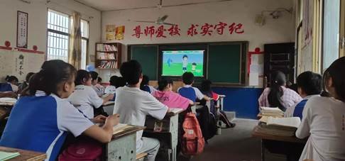 新邵縣嚴塘中學增強門生防溺水教育安全警示到每個家長