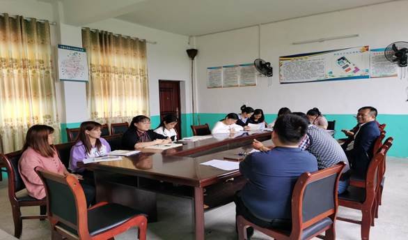 五月乘風(fēng)山林中，校級互促意正濃