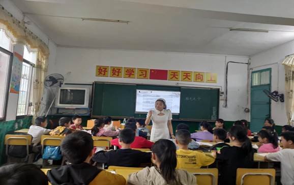 五月乘風(fēng)山林中，校級互促意正濃