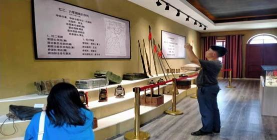 金稱市鎮(zhèn)中間完小黨支部前往鄧小平征戰(zhàn)綏寧指揮所舊址開展“學史崇德”專題學習