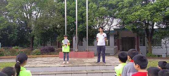 邵陽縣下花橋鎮(zhèn)中間完小2021年第二學(xué)期防溺水主題班會運動報道